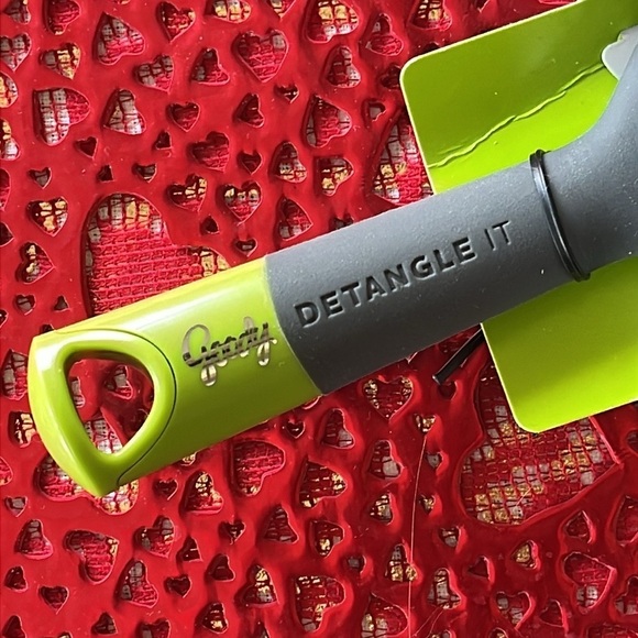 Brand New Raw Batana Oil & Strengthening Shampoo Set w/ Goody Detangling Brush - Picture 8 of 13